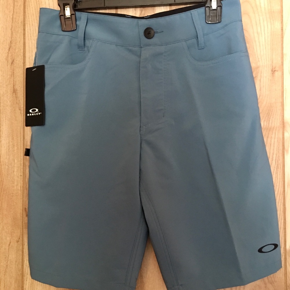 NWT Oakley Men’s Base Line Hybd 21